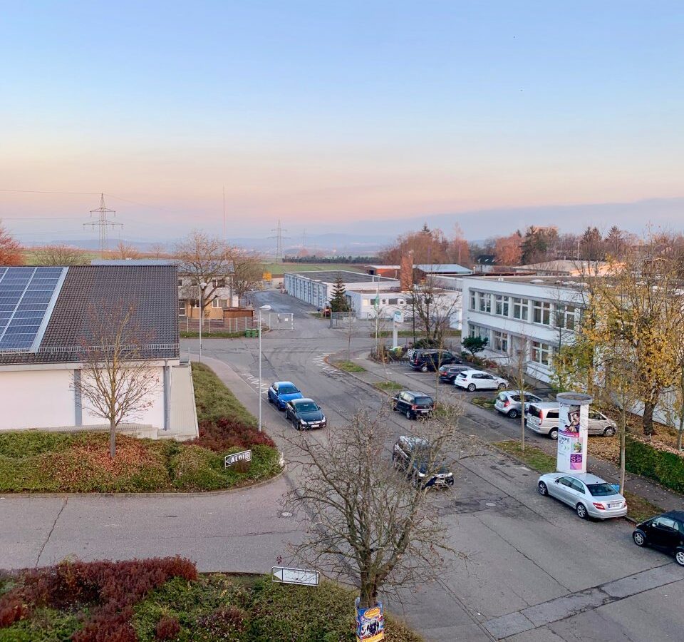 Renovierungsbedürftige 3,5 Zi.- Dachgeschoßwohnung in zentraler Lage